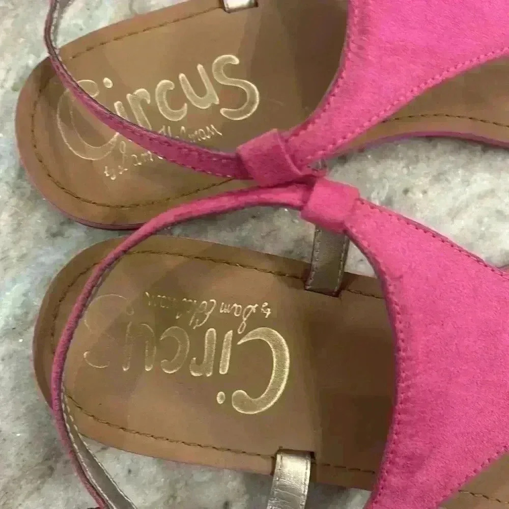 Circus by Sam Edelman sandals thong style hot pink suede. Size 9.5M - Picture 6 of 10
